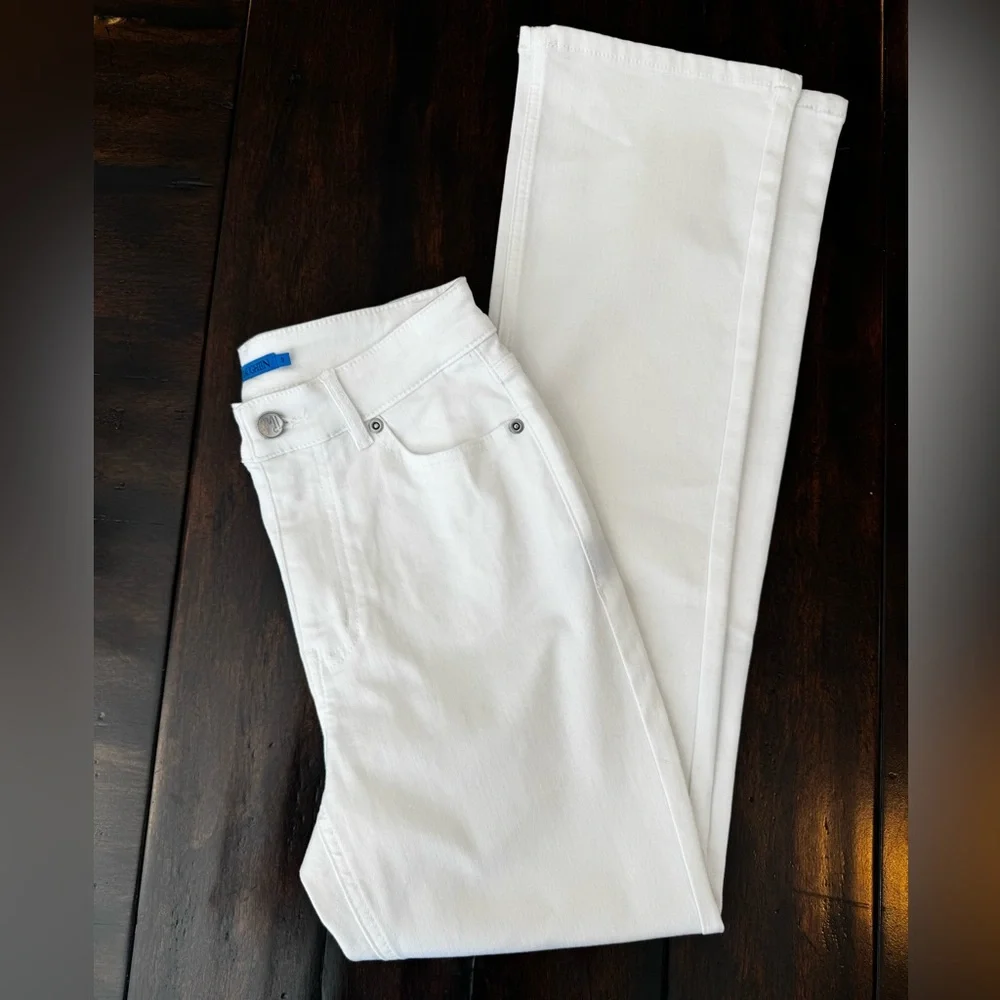 J.McLaughlin White super Stretchy Jeans SZ 0
Women’s White Flare Jeans EUC - Picture 5 of 9